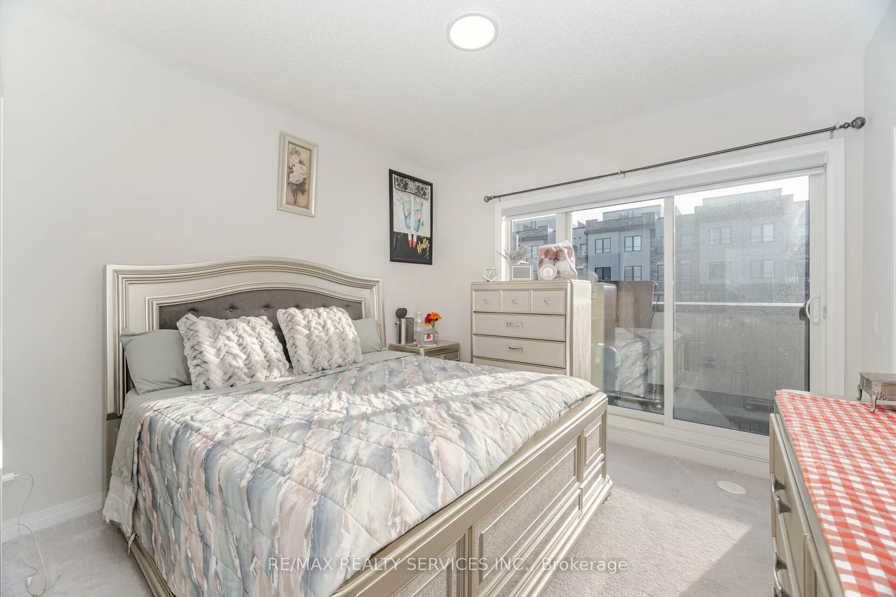 220, Dissette, Bradford, Bradford West Gwillimbury