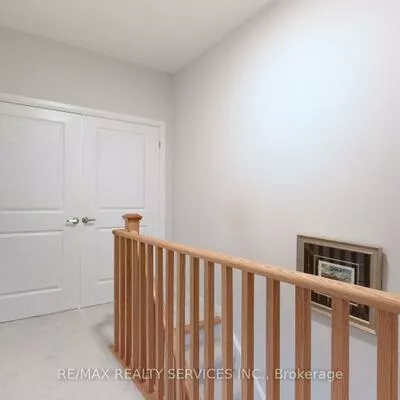 220, Dissette, Bradford, Bradford West Gwillimbury