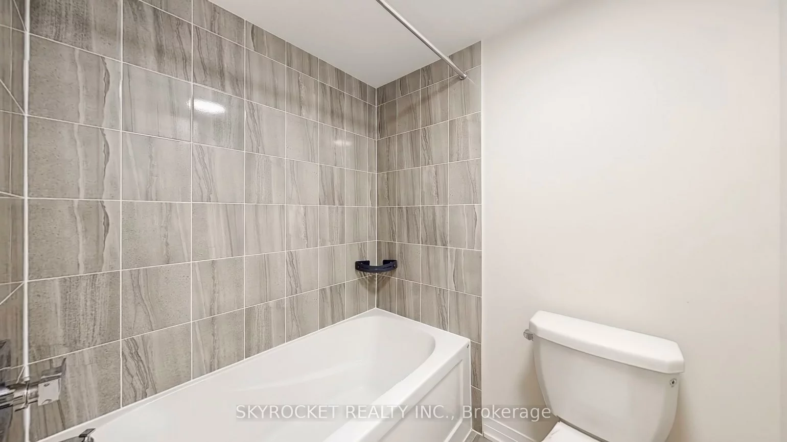 40, Baynes, Bradford, Bradford West Gwillimbury