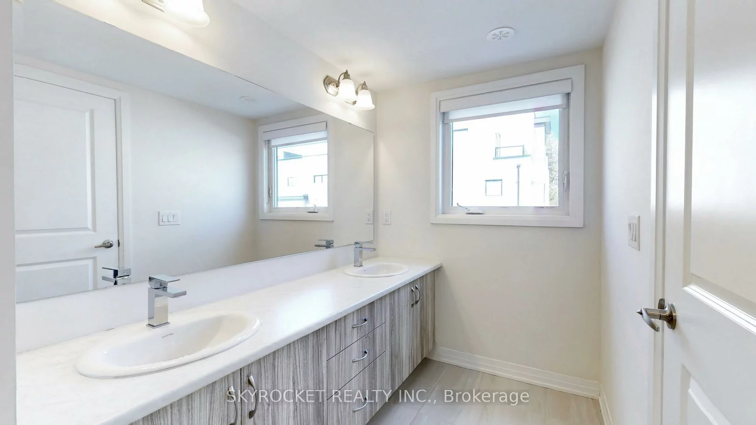 40, Baynes, Bradford, Bradford West Gwillimbury