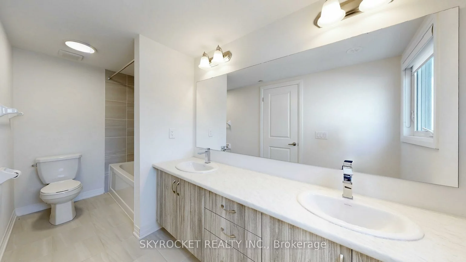 40, Baynes, Bradford, Bradford West Gwillimbury