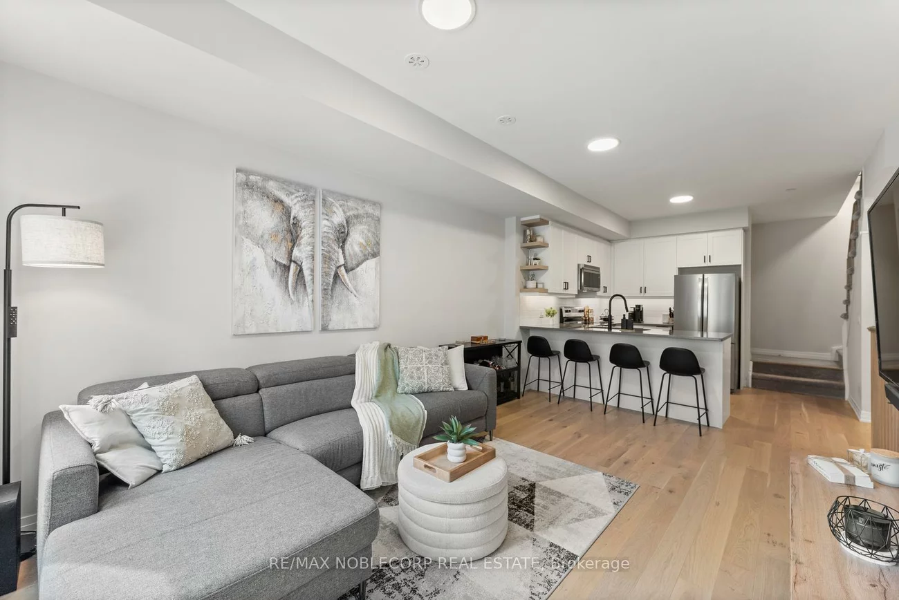 40, Baynes, Bradford, Bradford West Gwillimbury