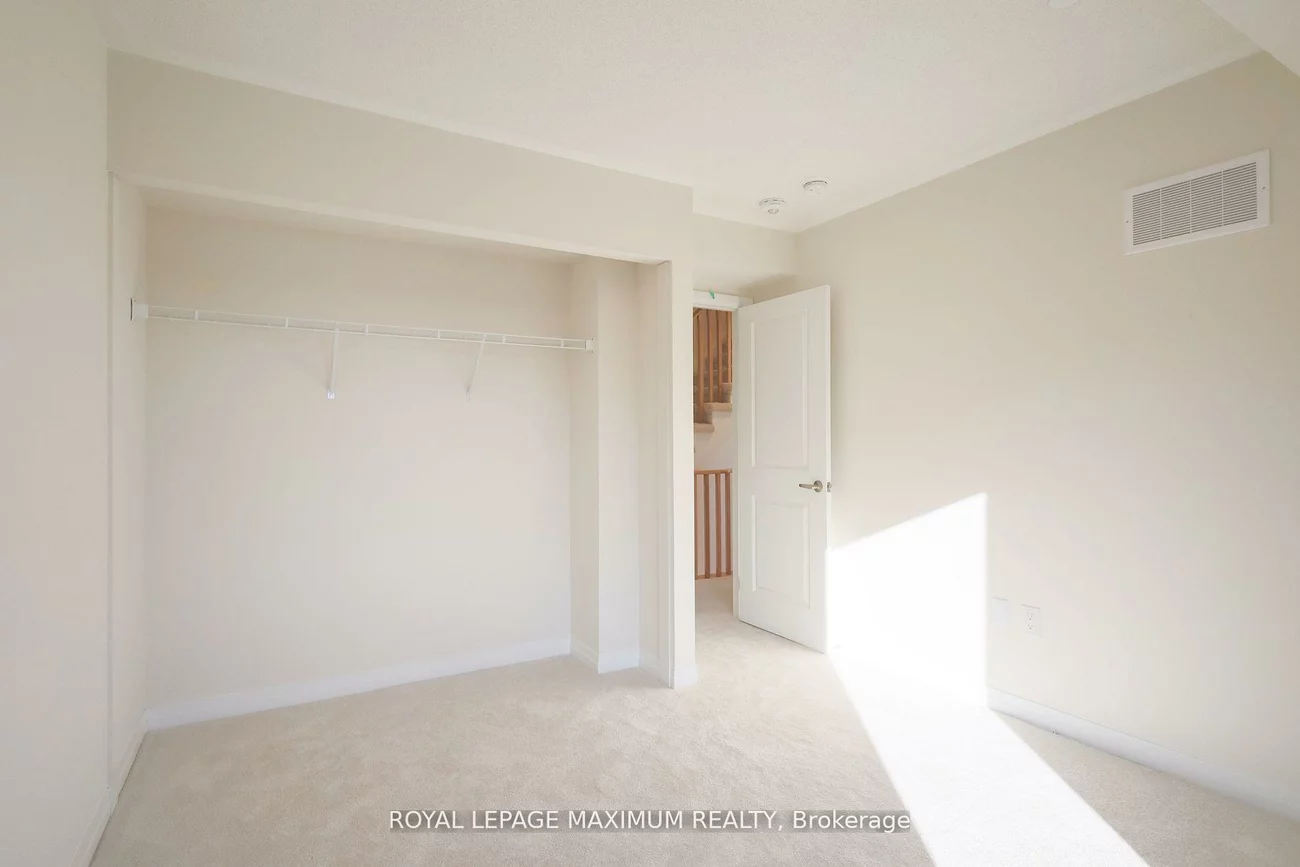 11, Baynes, Bradford, Bradford West Gwillimbury