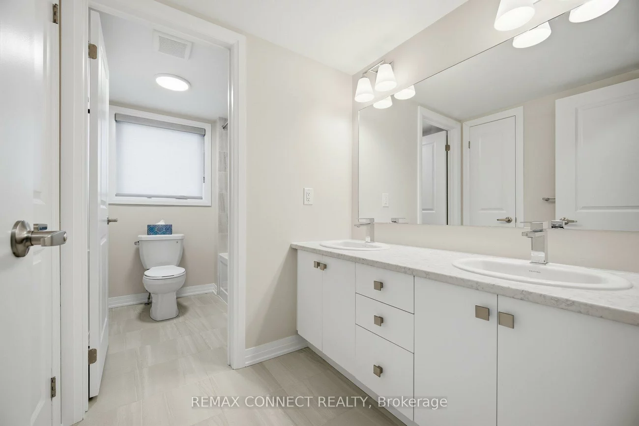 60, Baynes, Bradford, Bradford West Gwillimbury