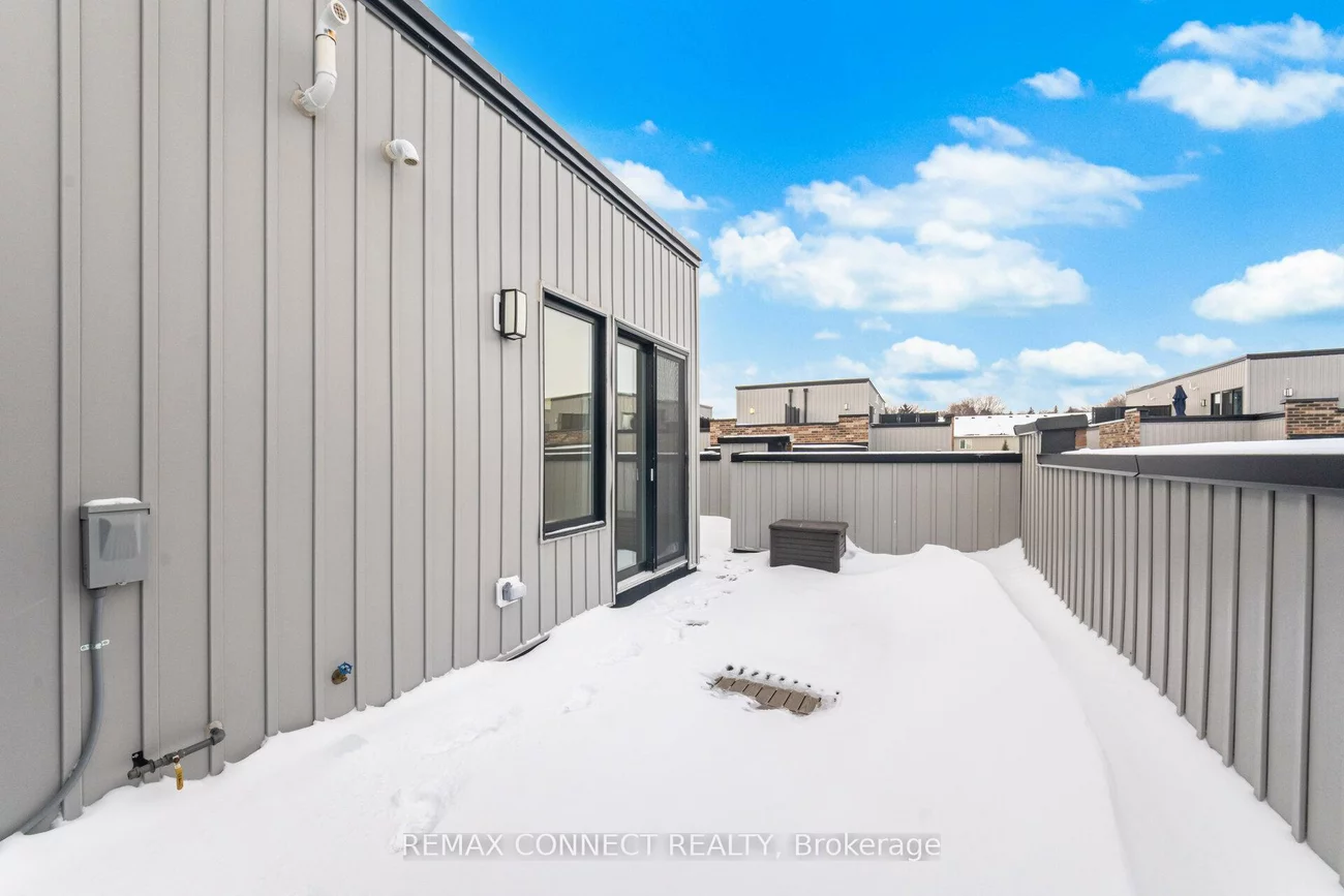 60, Baynes, Bradford, Bradford West Gwillimbury