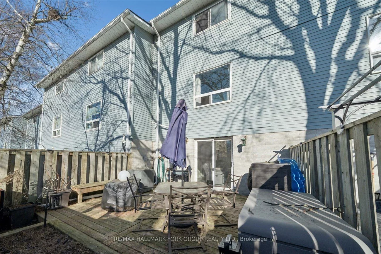 21, Harmony, Bradford, Bradford West Gwillimbury