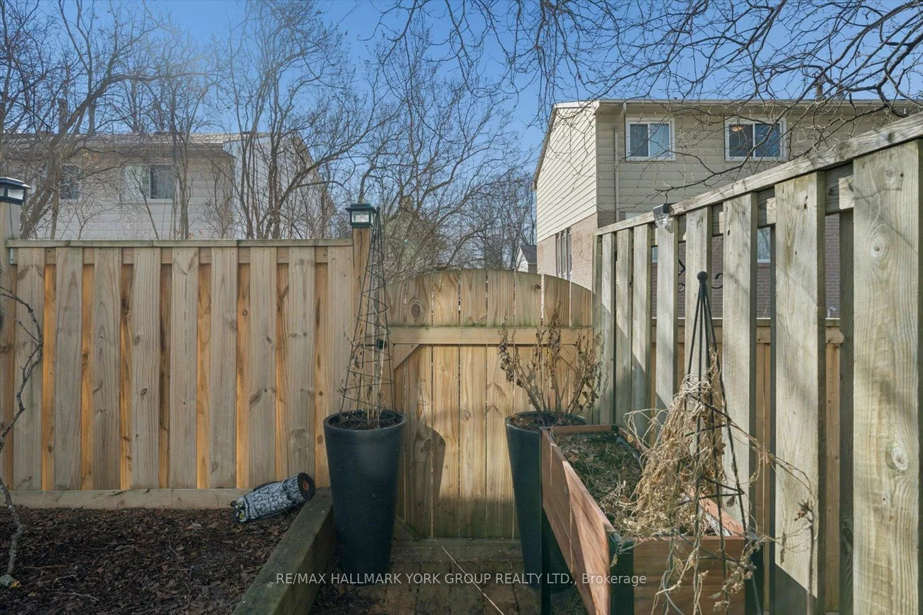 21, Harmony, Bradford, Bradford West Gwillimbury