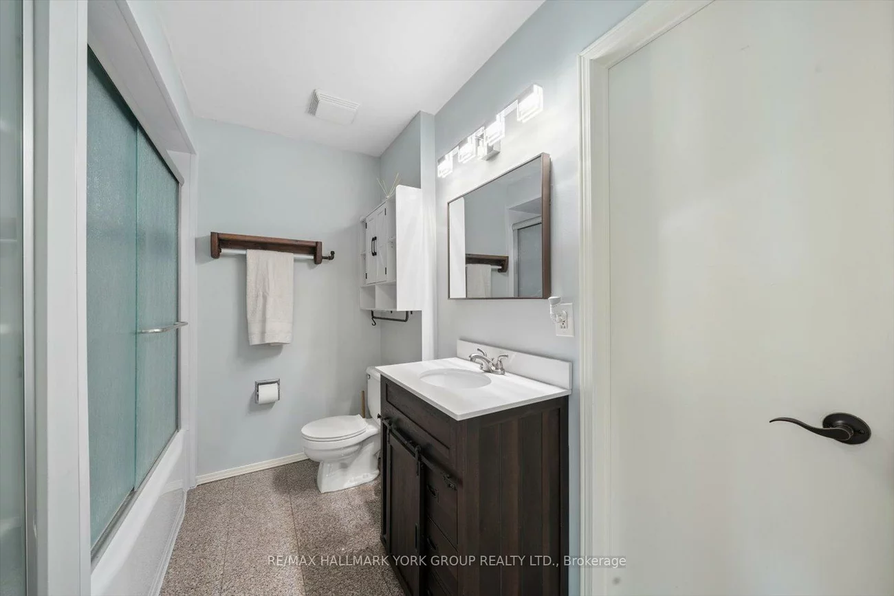 21, Harmony, Bradford, Bradford West Gwillimbury