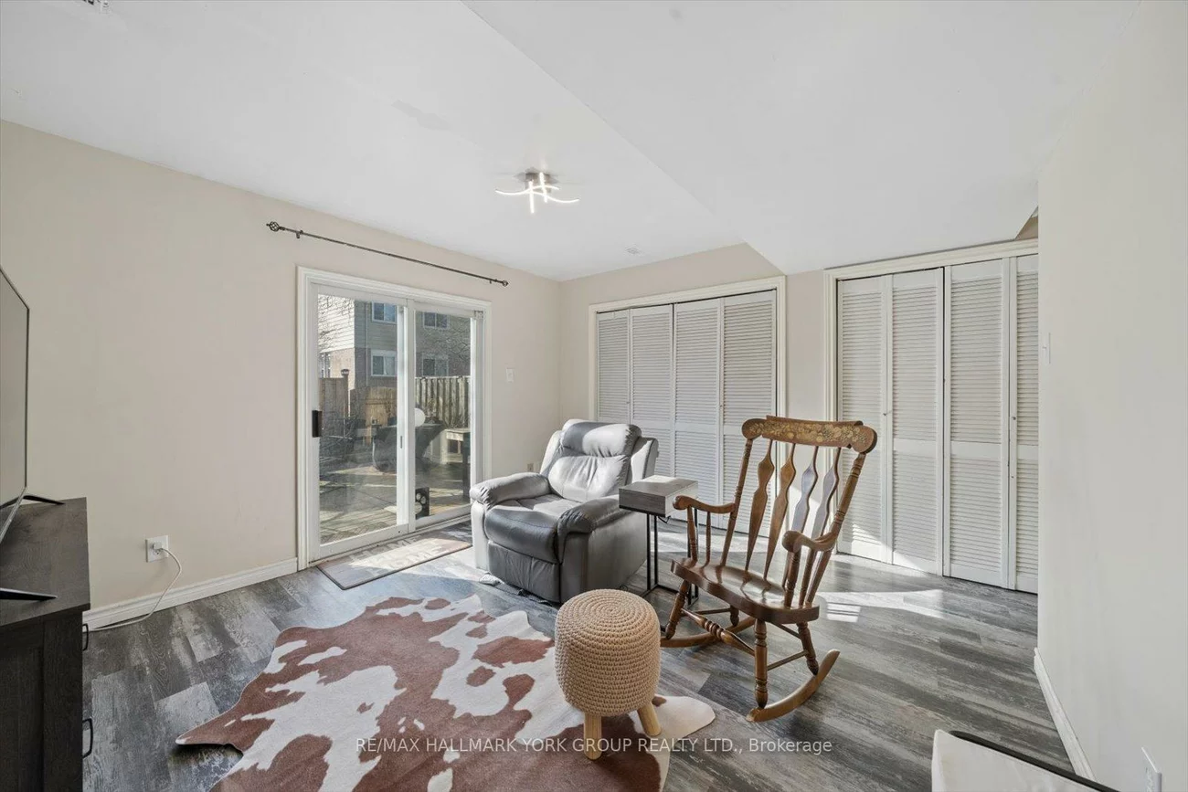 21, Harmony, Bradford, Bradford West Gwillimbury