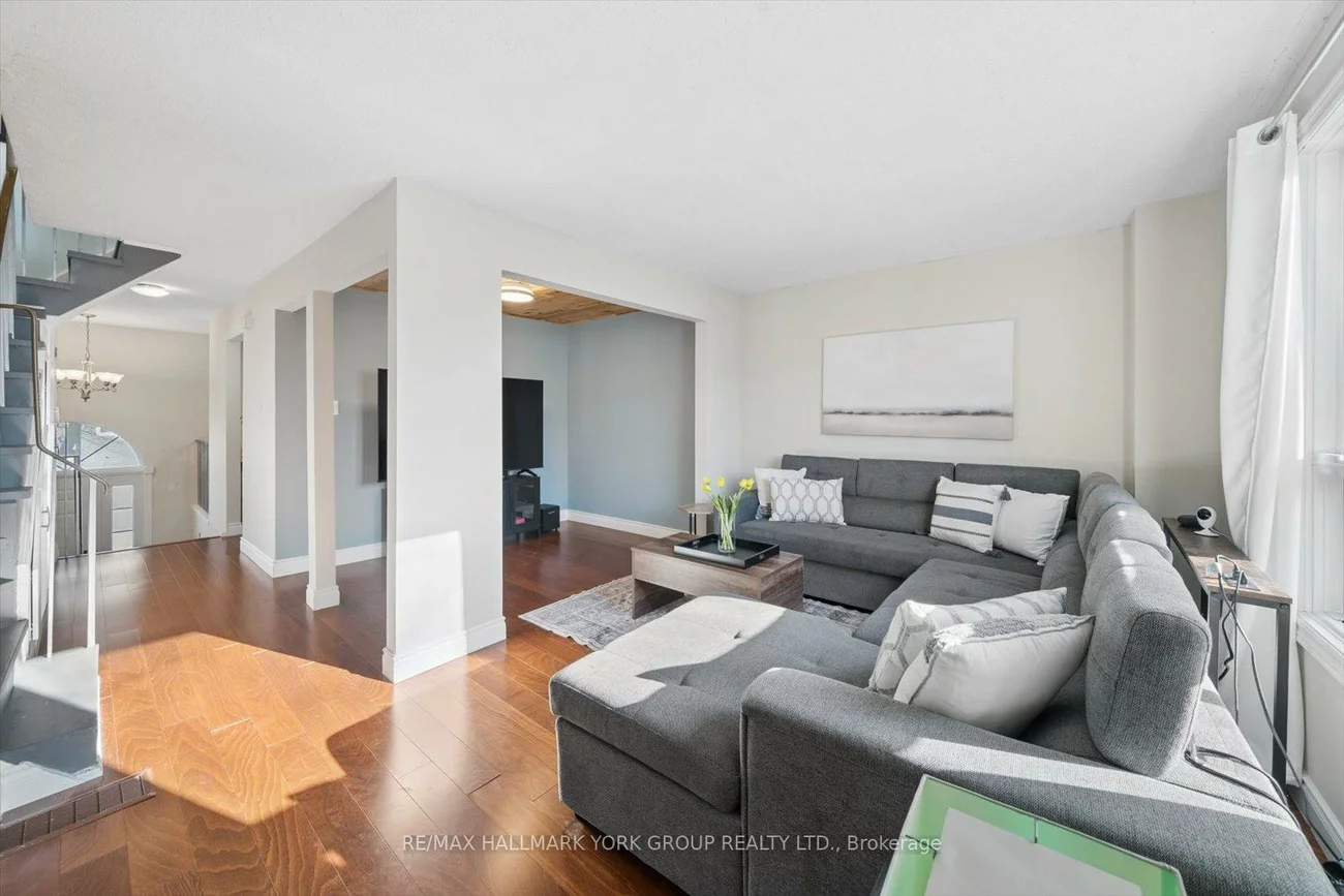 21, Harmony, Bradford, Bradford West Gwillimbury