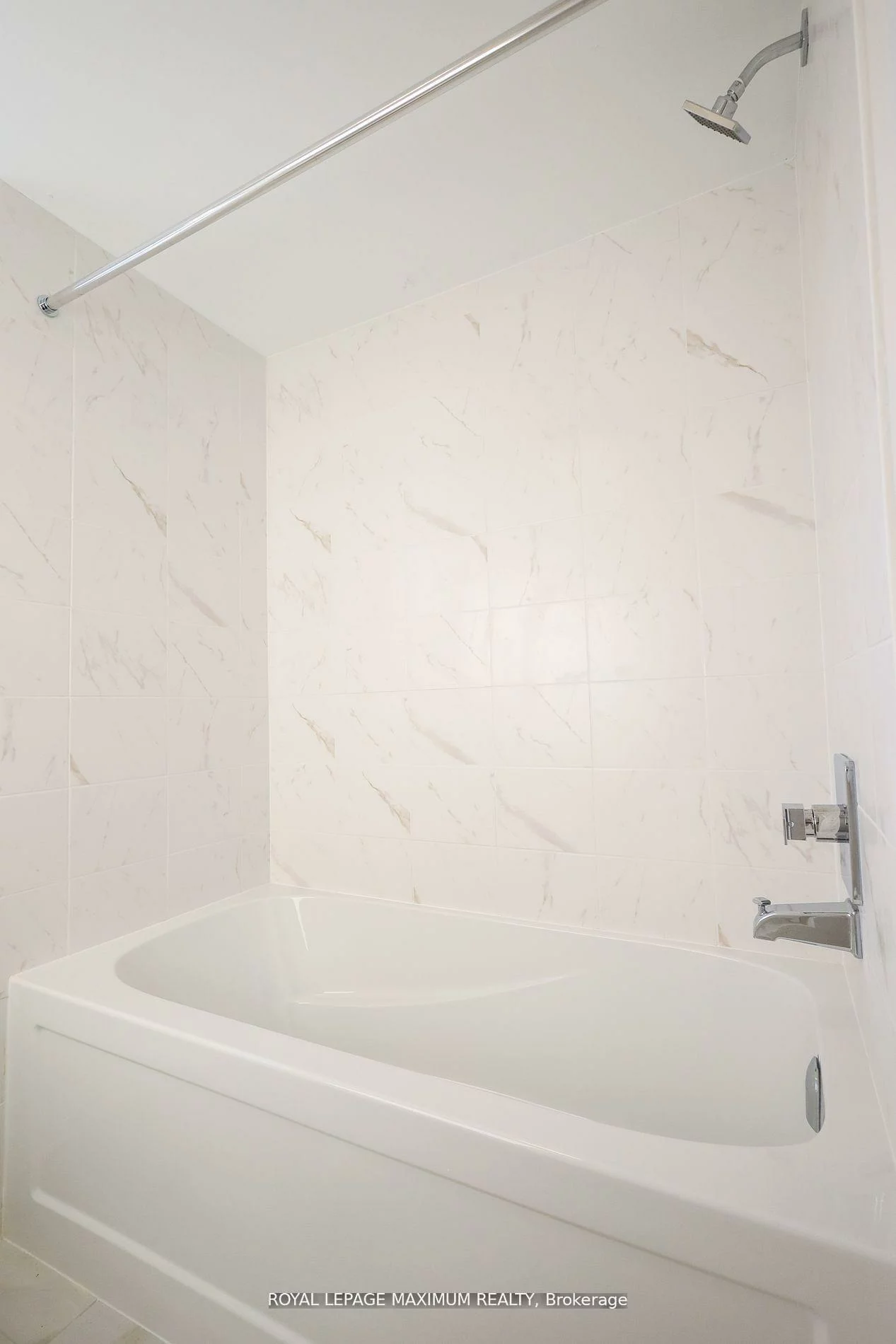 11, Baynes, Bradford, Bradford West Gwillimbury