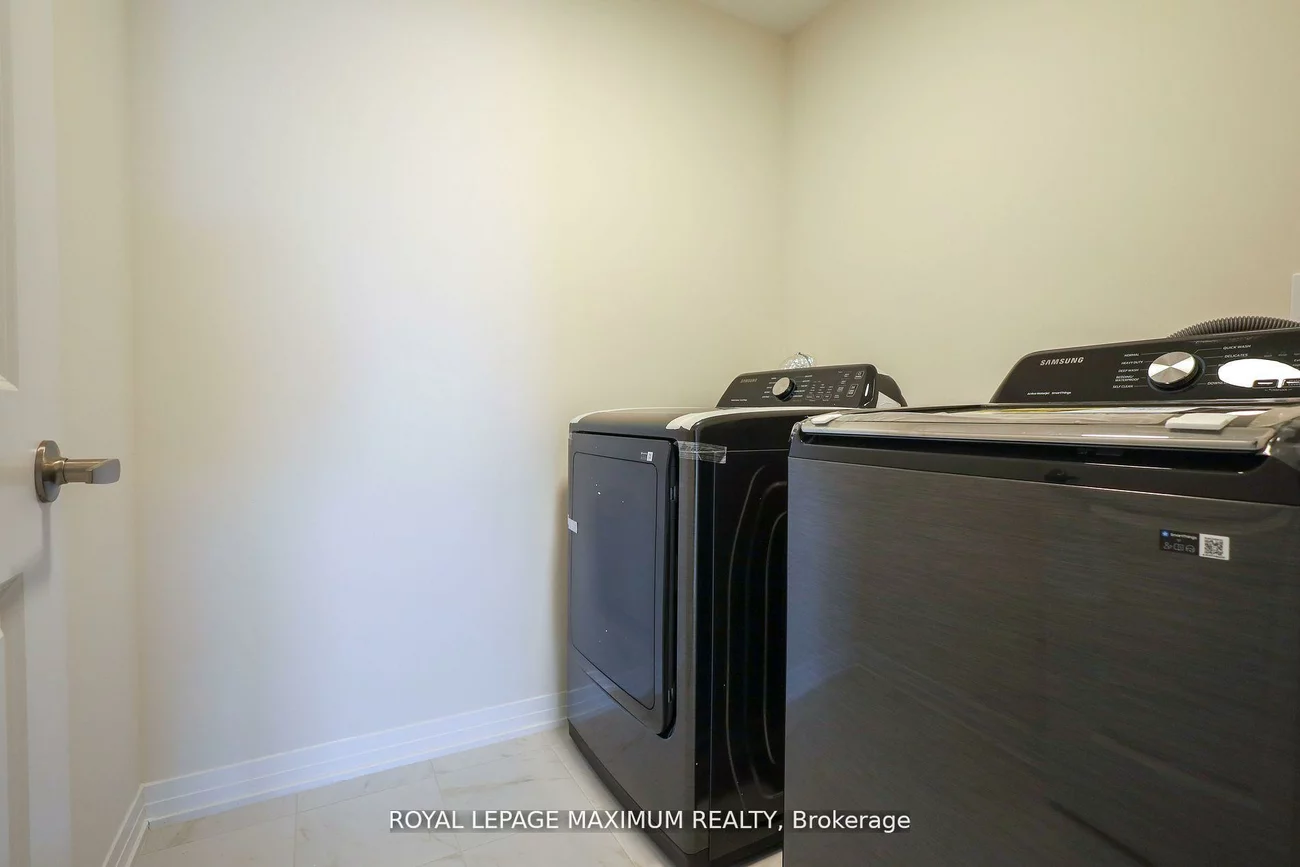 11, Baynes, Bradford, Bradford West Gwillimbury