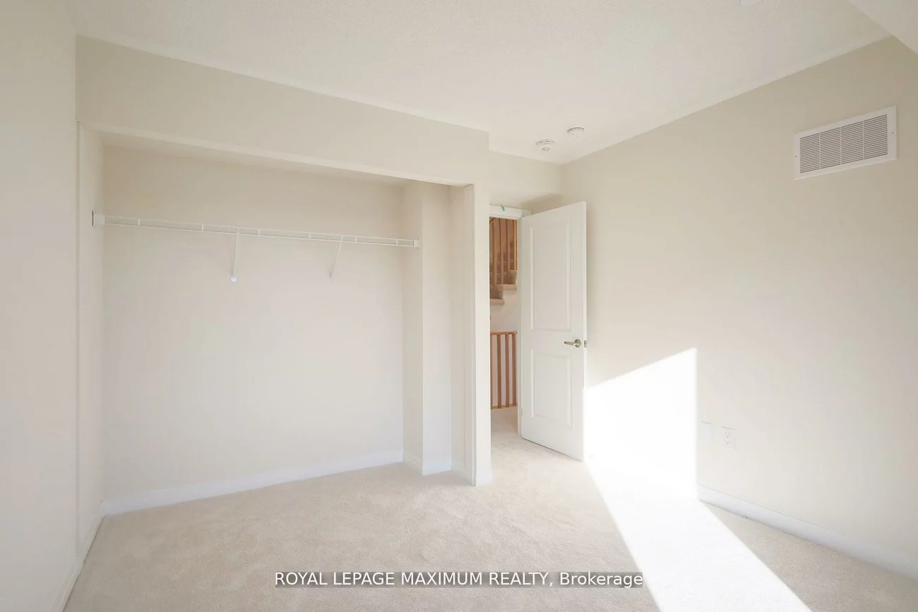 11, Baynes, Bradford, Bradford West Gwillimbury