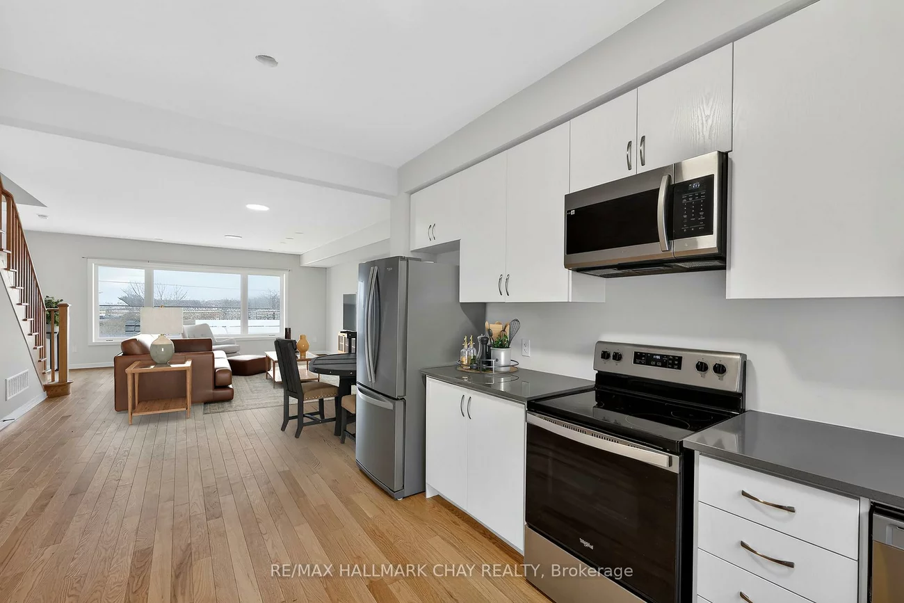 200, Dissette, Bradford, Bradford West Gwillimbury