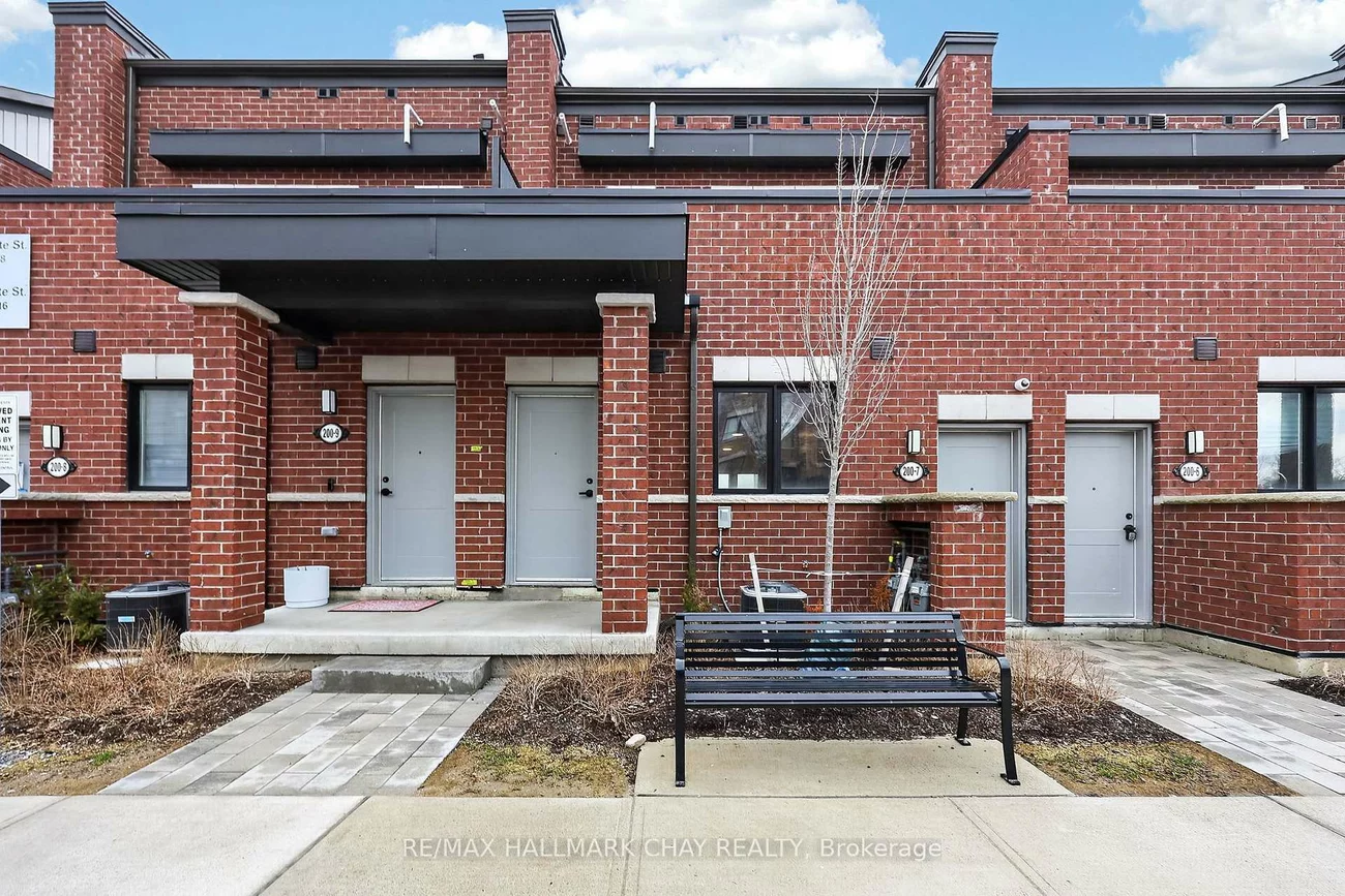 200, Dissette, Bradford, Bradford West Gwillimbury