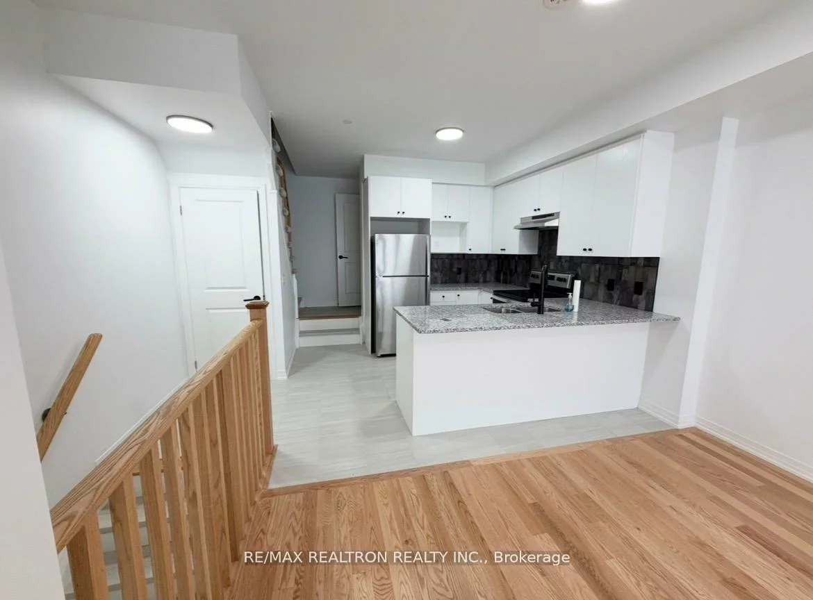 60, Baynes, Bradford, Bradford West Gwillimbury