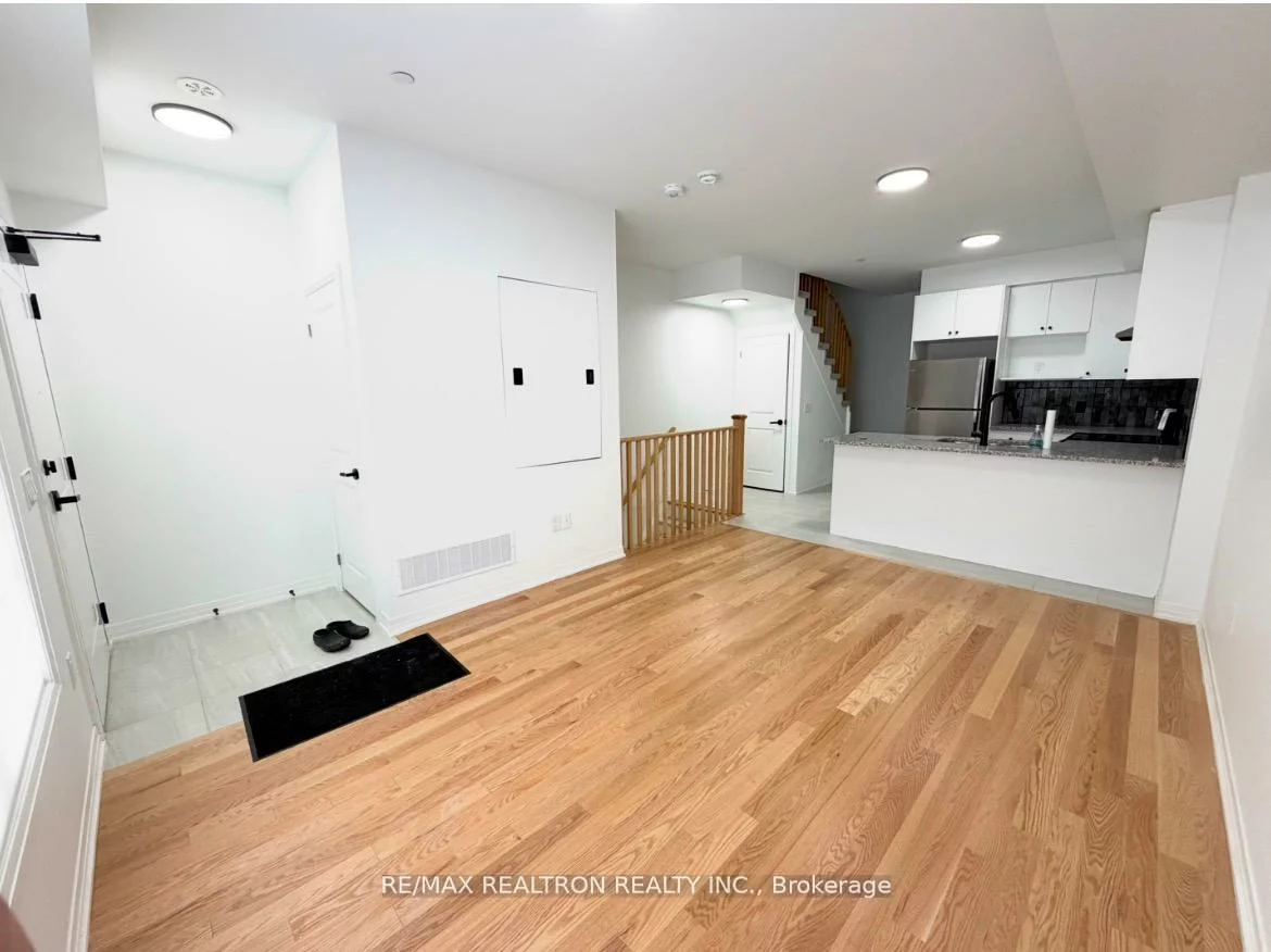 60, Baynes, Bradford, Bradford West Gwillimbury