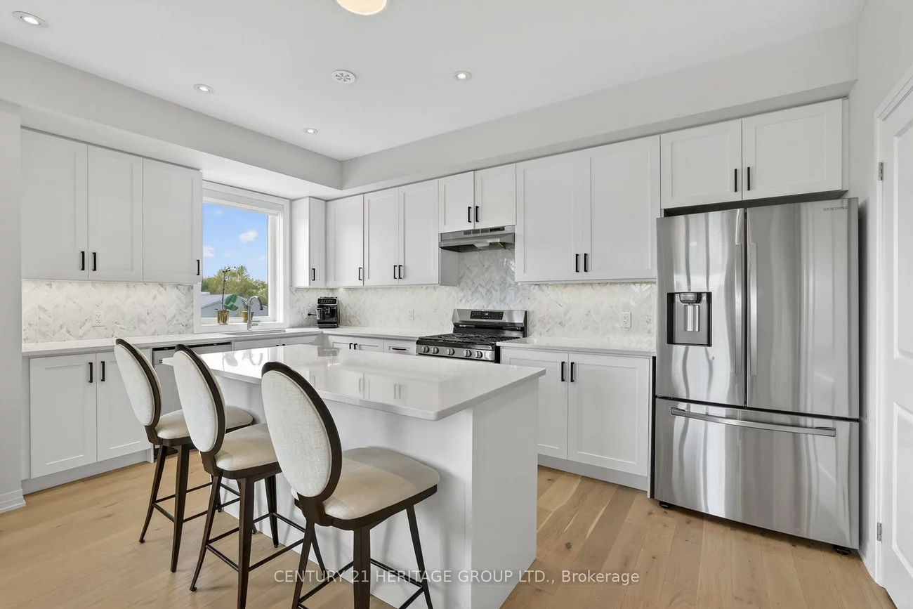 50, Baynes, Bradford, Bradford West Gwillimbury