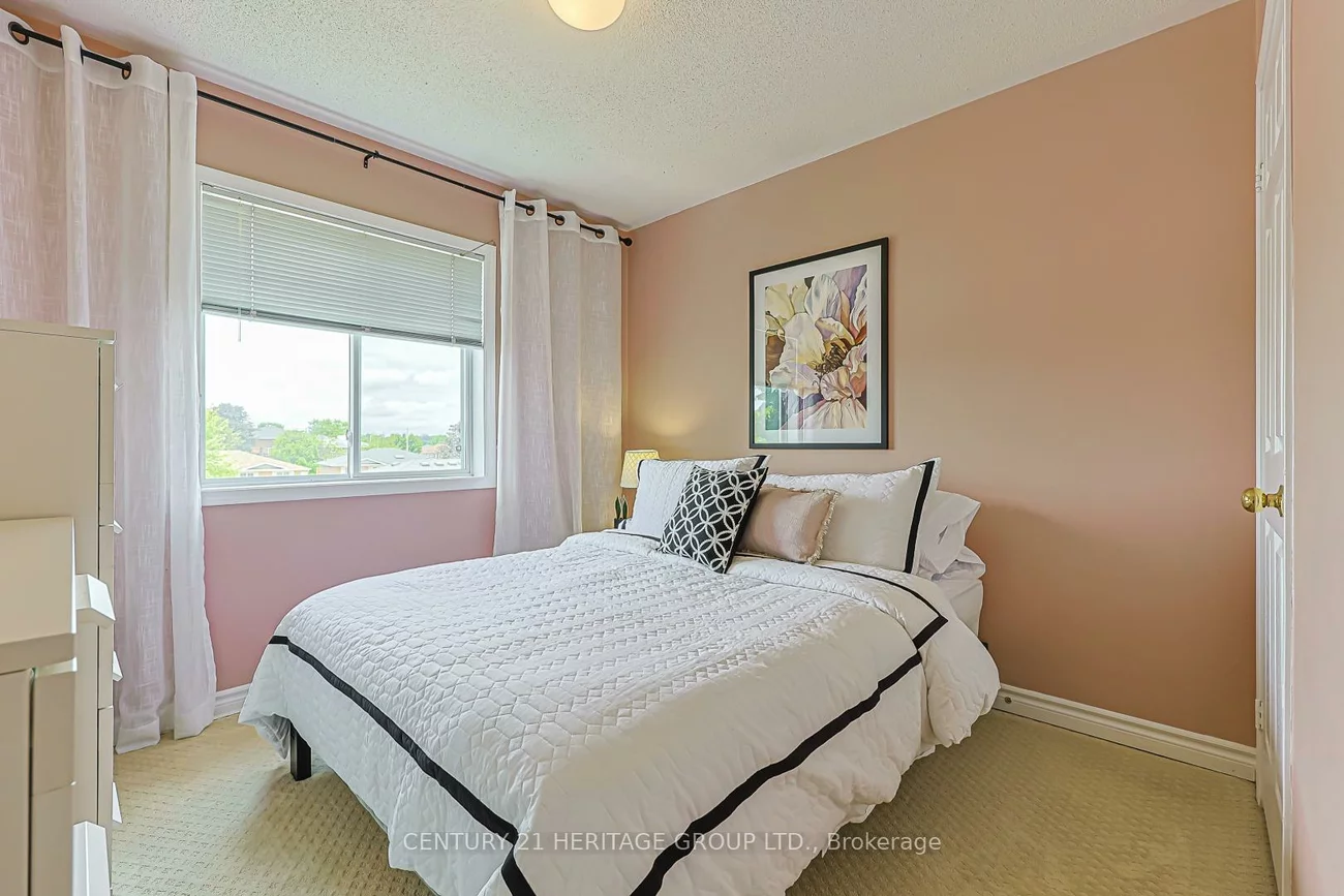 22, Village Green, Bradford, Bradford West Gwillimbury