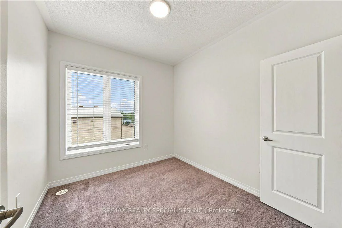 220, Dissette, Bradford, Bradford West Gwillimbury