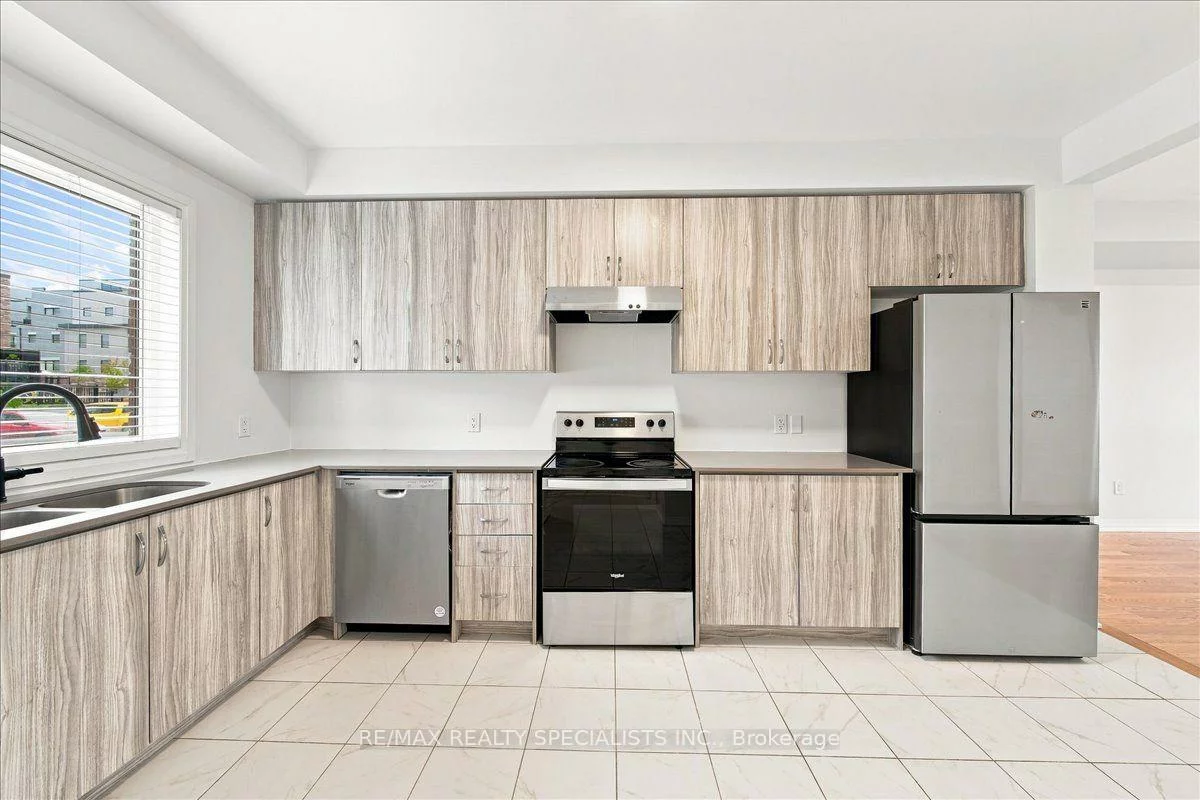220, Dissette, Bradford, Bradford West Gwillimbury