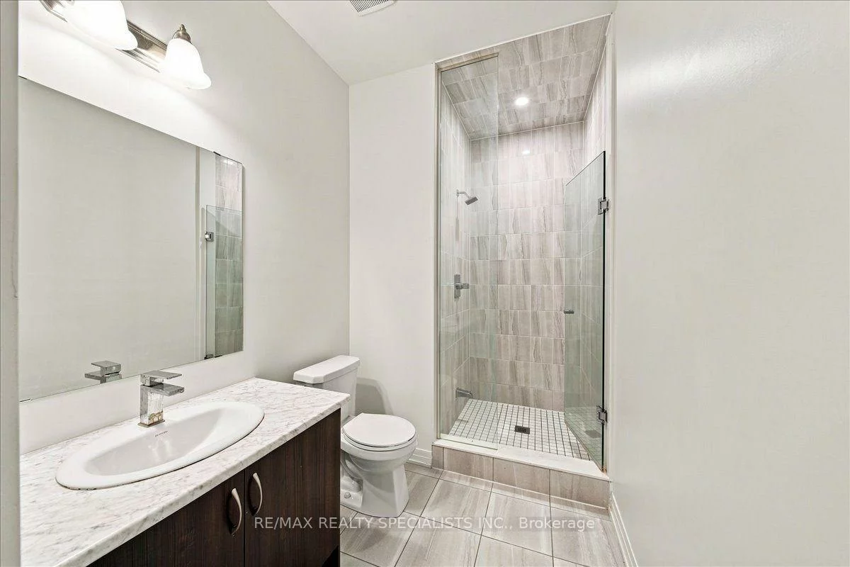 220, Dissette, Bradford, Bradford West Gwillimbury