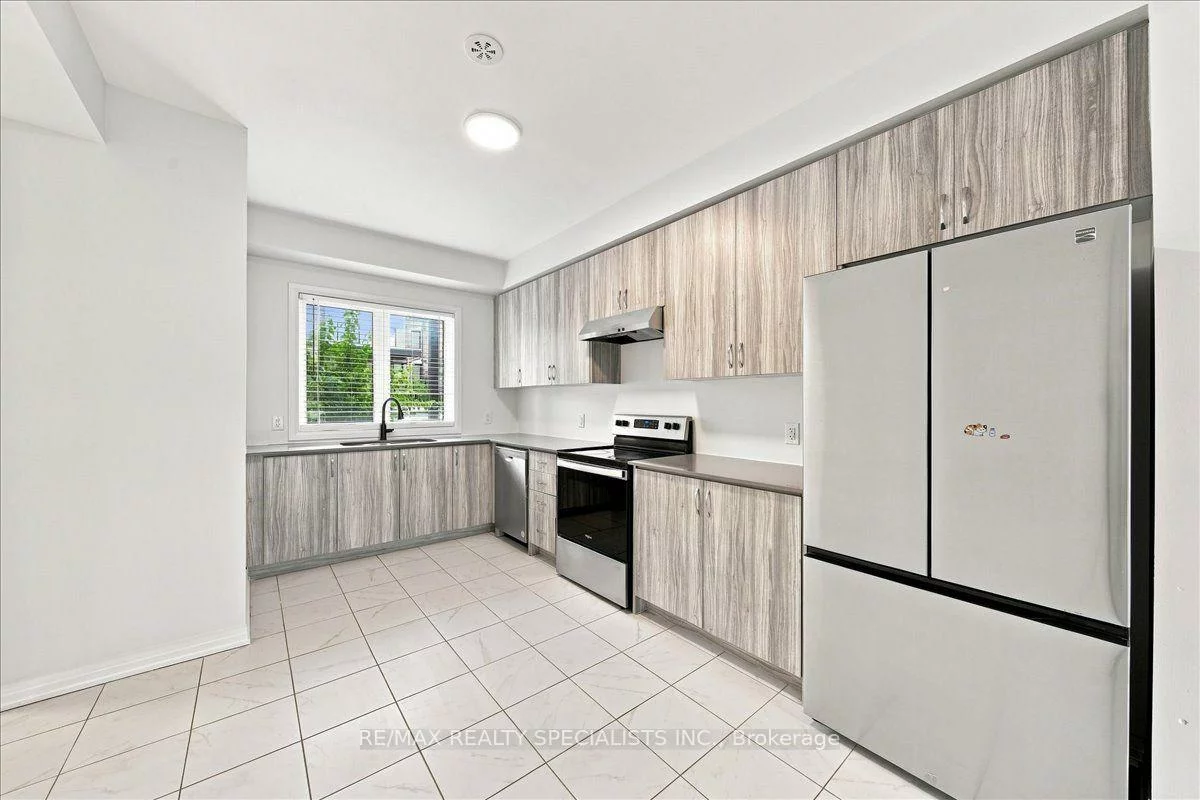 220, Dissette, Bradford, Bradford West Gwillimbury