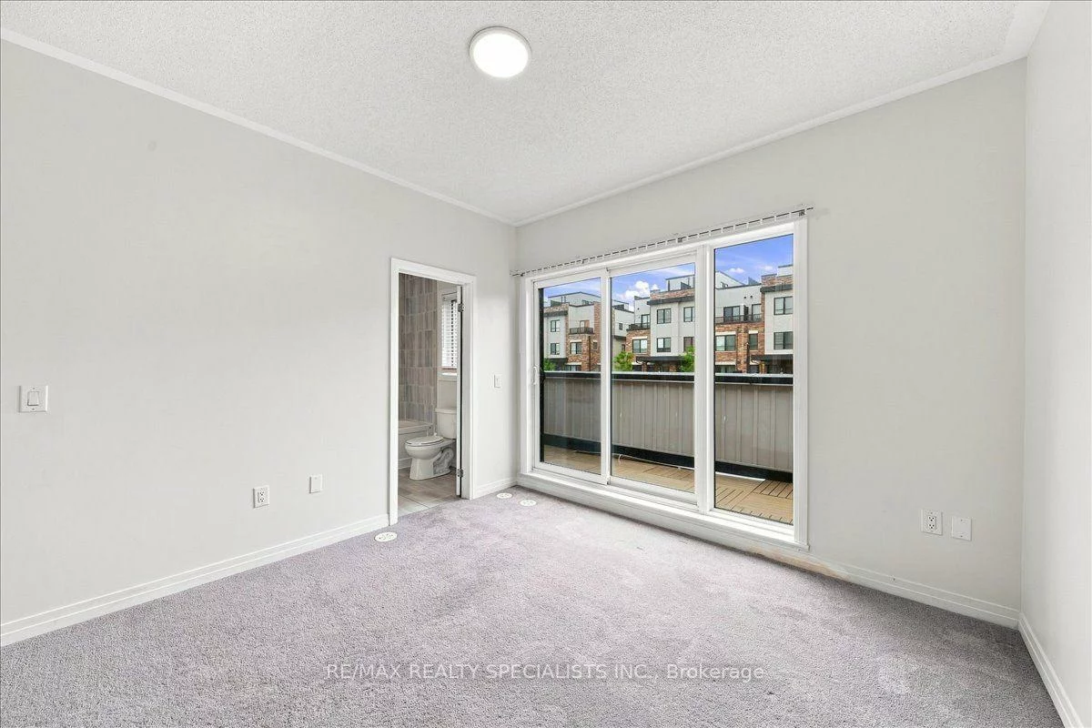 220, Dissette, Bradford, Bradford West Gwillimbury