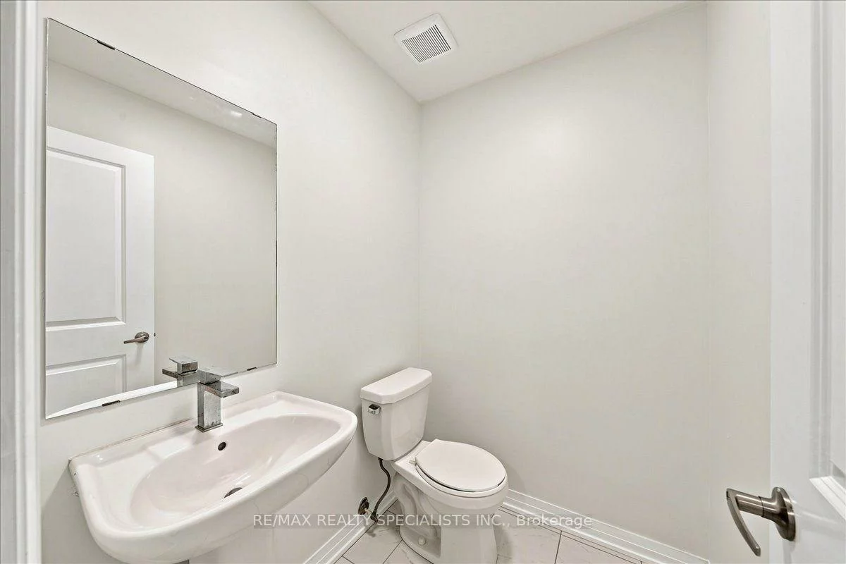 220, Dissette, Bradford, Bradford West Gwillimbury