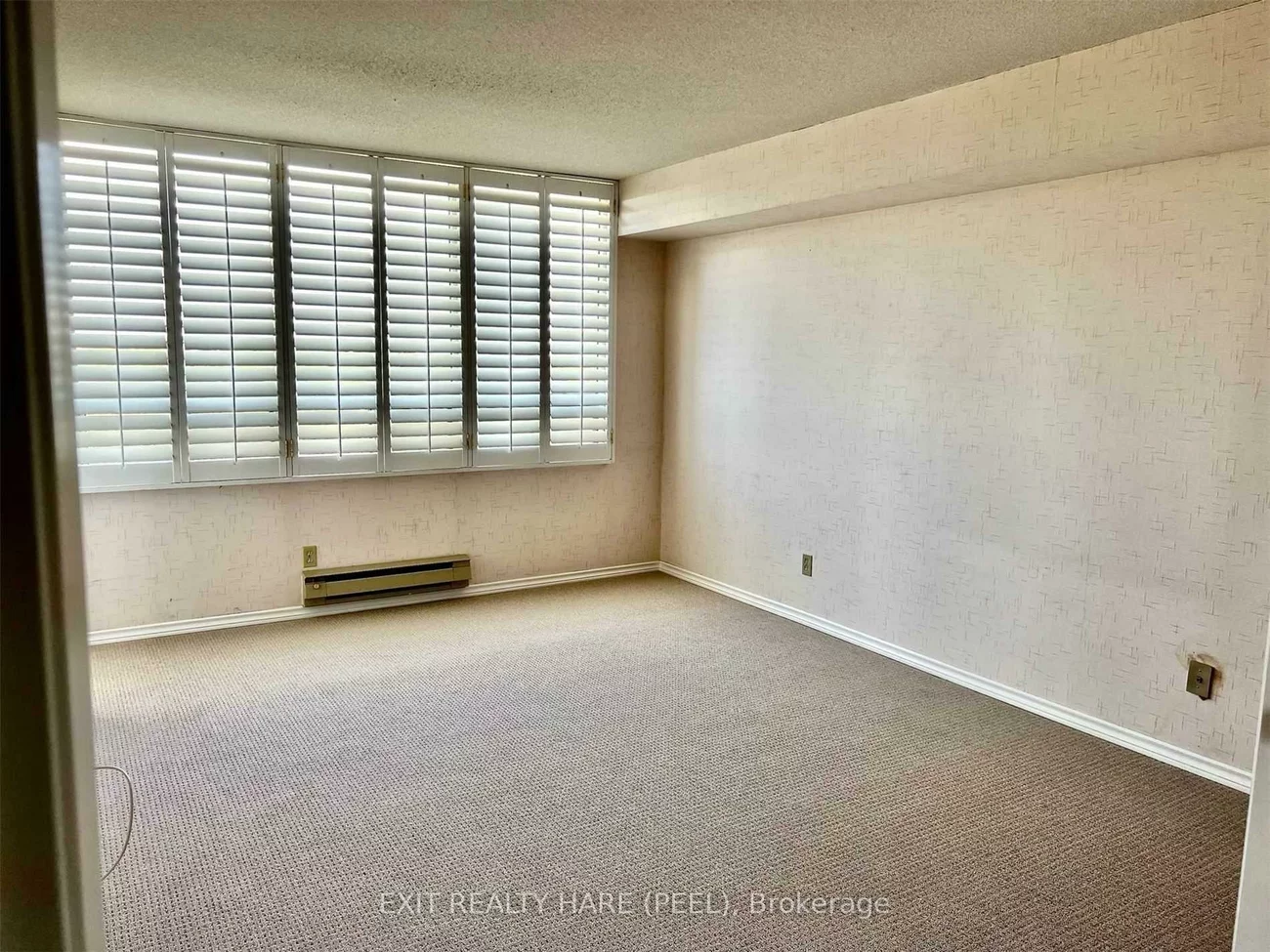 320, Mill, Brampton South, Brampton