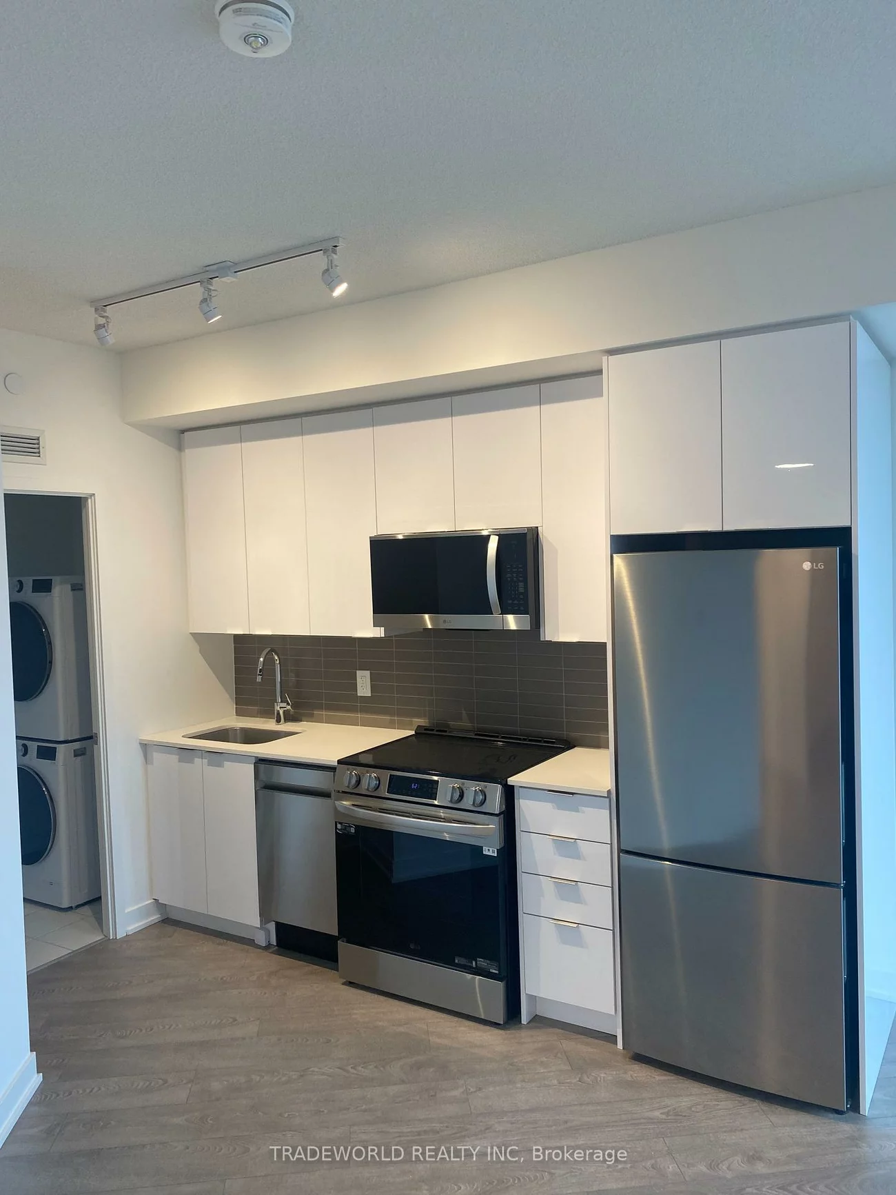 225, Malta, Fletcher's Creek South, Brampton