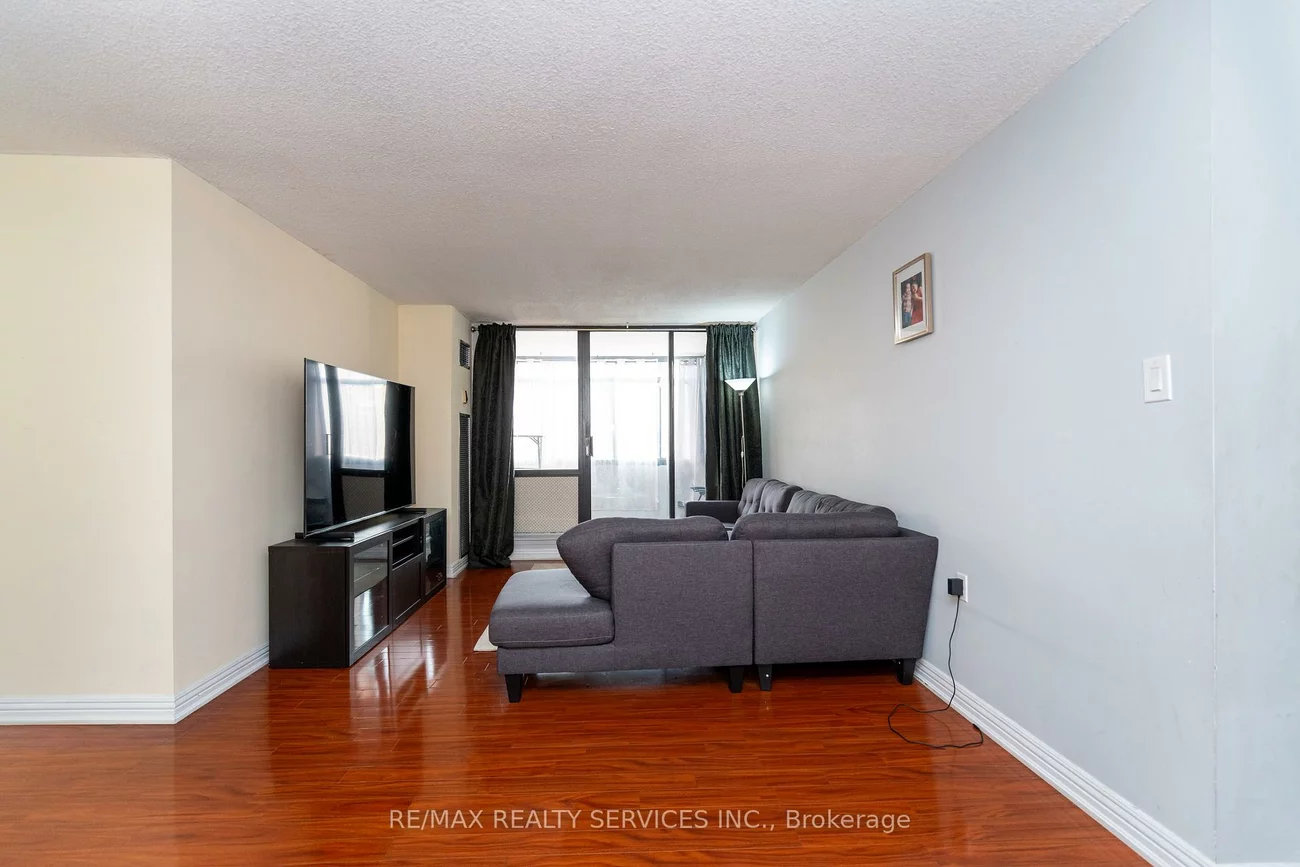 18, Knightsbridge, Queen Street Corridor, Brampton
