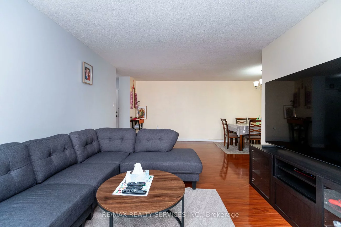 18, Knightsbridge, Queen Street Corridor, Brampton