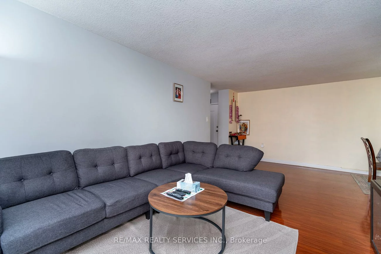 18, Knightsbridge, Queen Street Corridor, Brampton