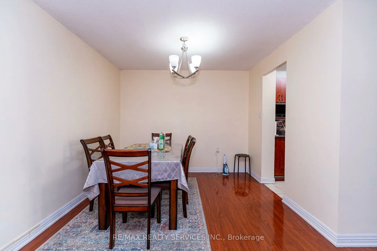 18, Knightsbridge, Queen Street Corridor, Brampton