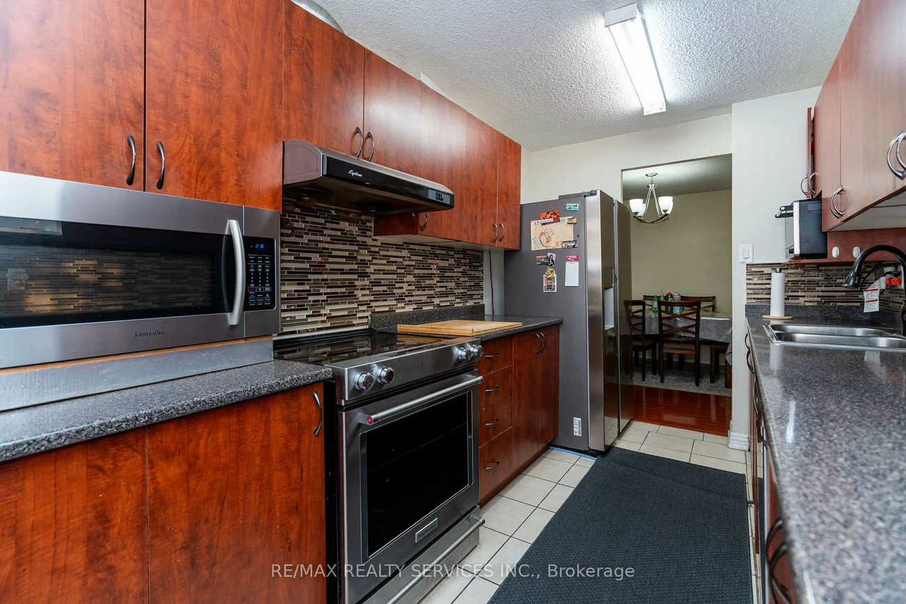 18, Knightsbridge, Queen Street Corridor, Brampton