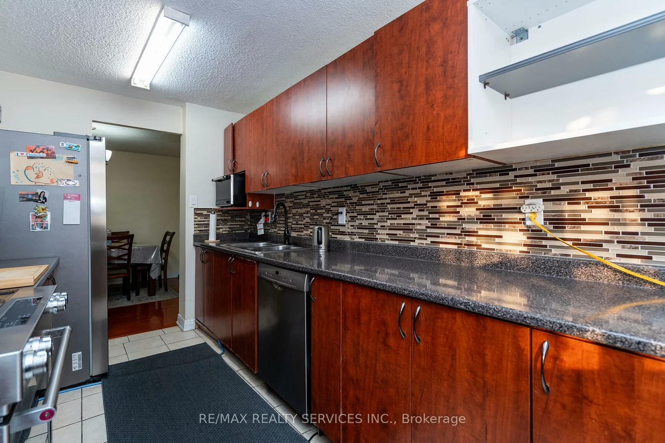 18, Knightsbridge, Queen Street Corridor, Brampton