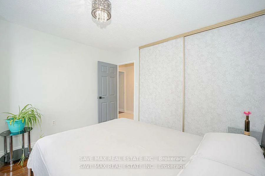17, Knightsbridge, Queen Street Corridor, Brampton
