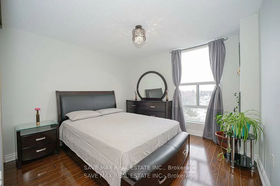 17, Knightsbridge, Queen Street Corridor, Brampton