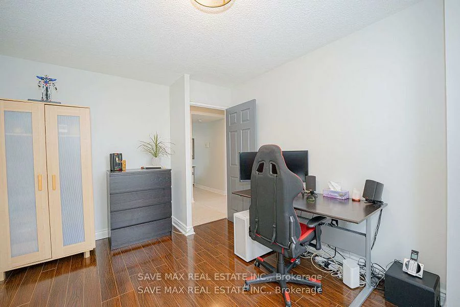 17, Knightsbridge, Queen Street Corridor, Brampton