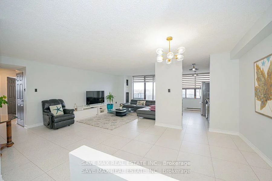 17, Knightsbridge, Queen Street Corridor, Brampton