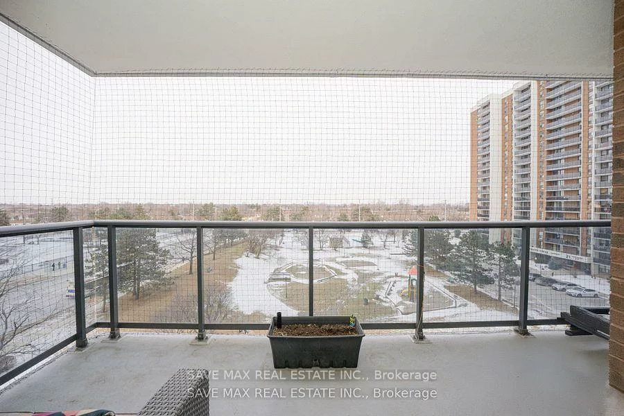 17, Knightsbridge, Queen Street Corridor, Brampton