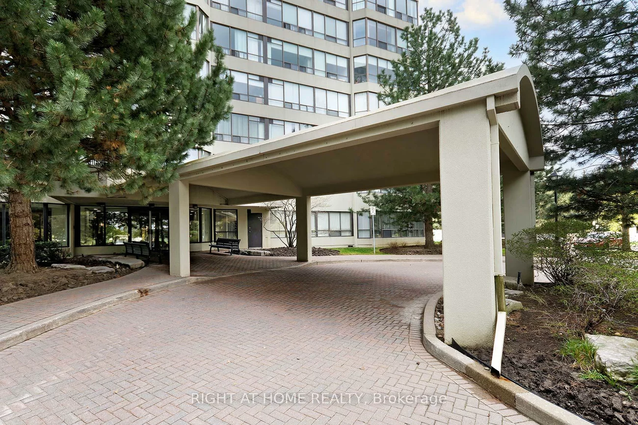 24, Hanover, Queen Street Corridor, Brampton