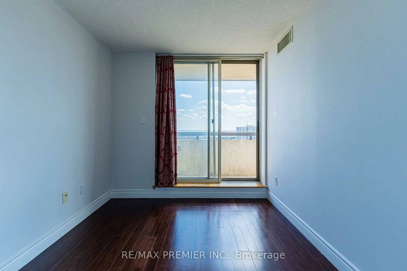 30, Malta, Fletcher's Creek South, Brampton