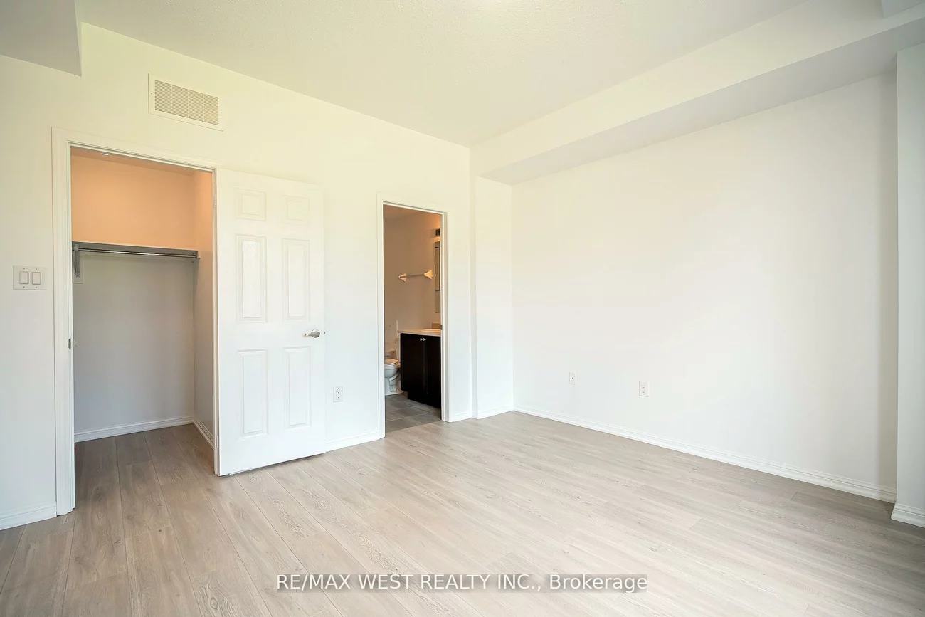 250, Sunny Meadow, Sandringham-Wellington, Brampton