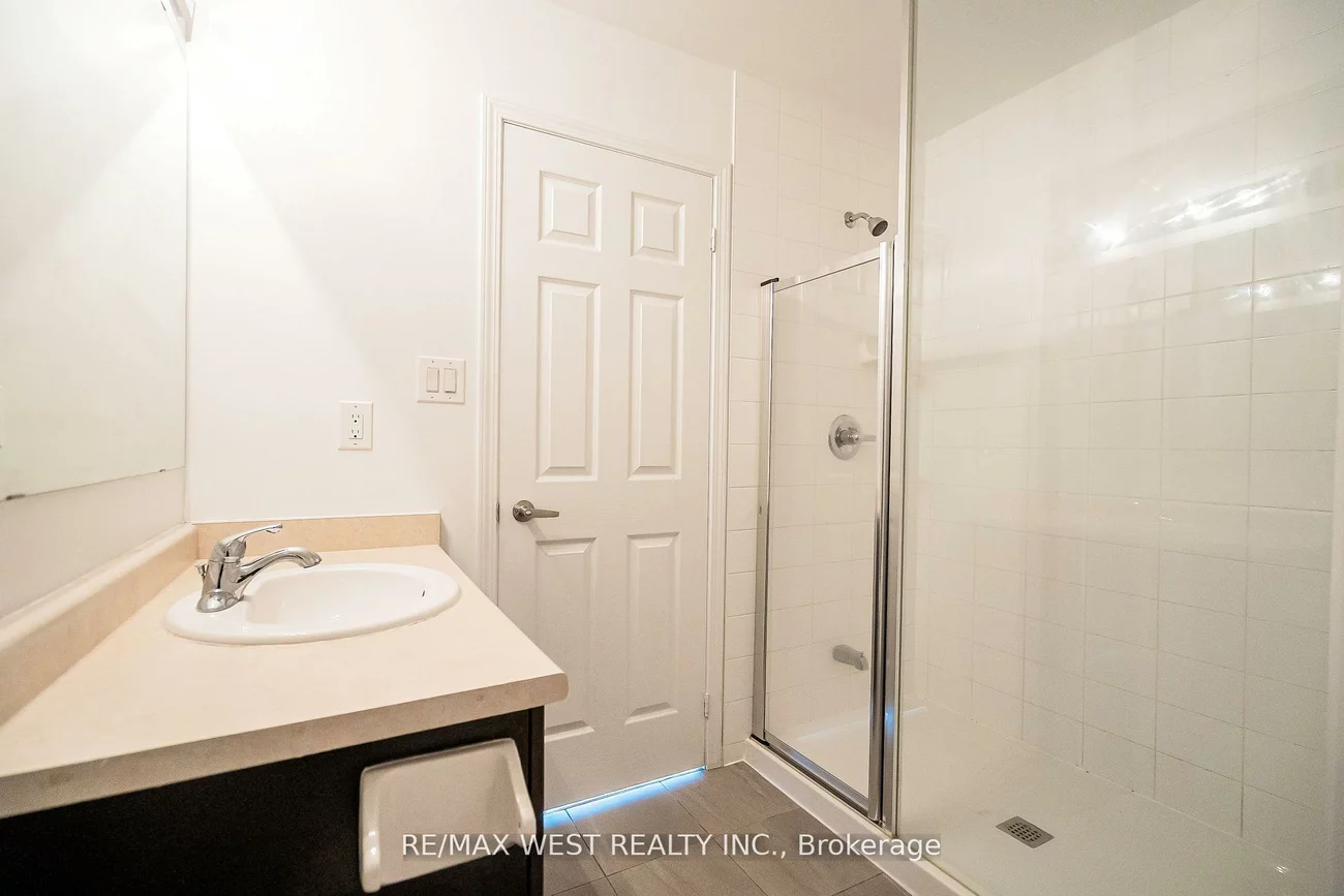250, Sunny Meadow, Sandringham-Wellington, Brampton