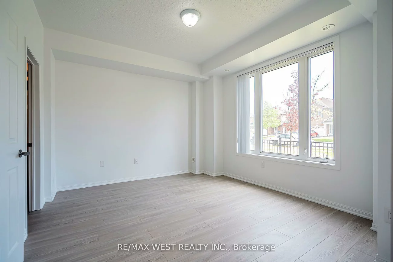 250, Sunny Meadow, Sandringham-Wellington, Brampton