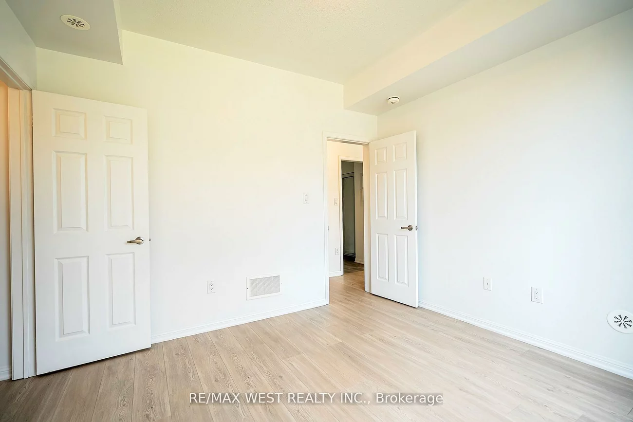250, Sunny Meadow, Sandringham-Wellington, Brampton