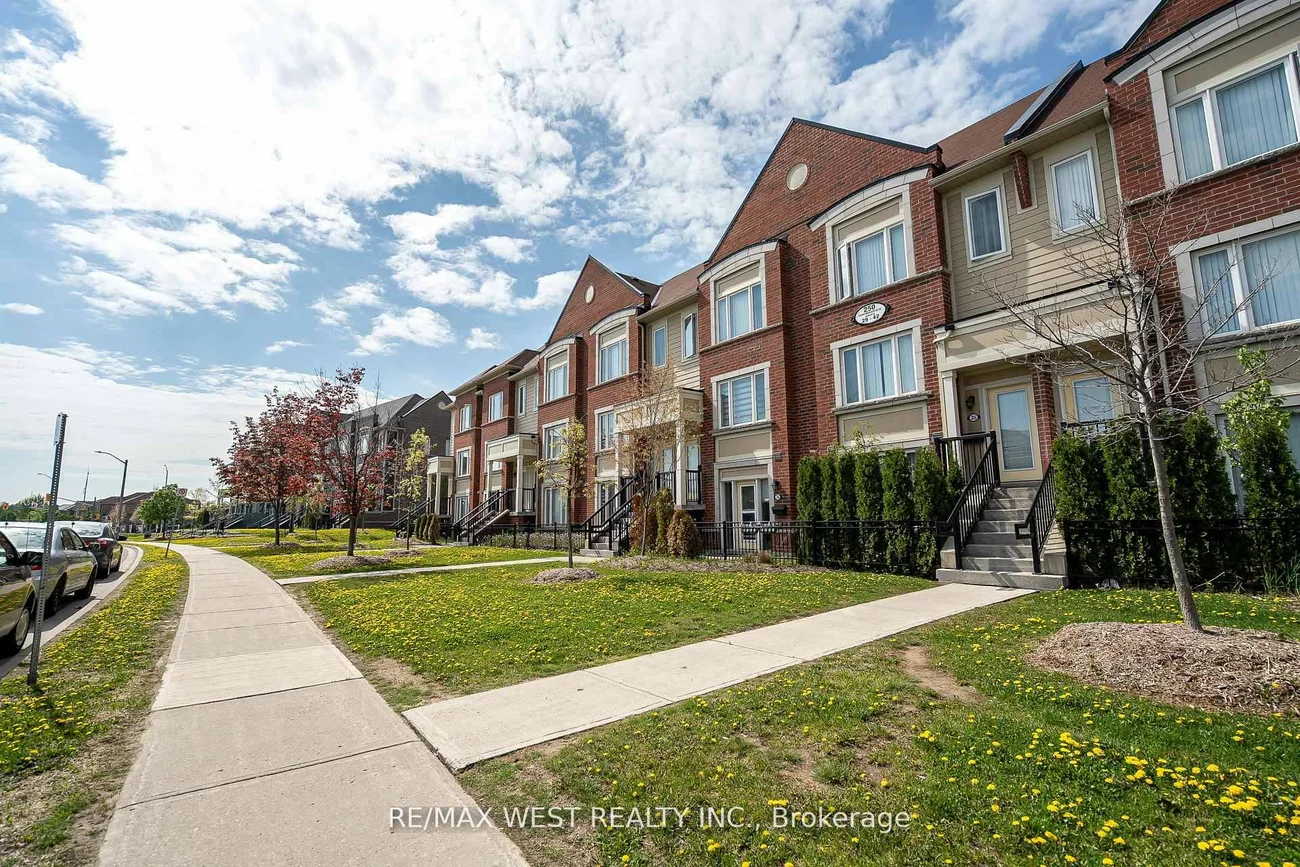 250, Sunny Meadow, Sandringham-Wellington, Brampton