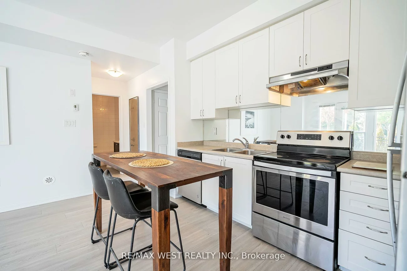 250, Sunny Meadow, Sandringham-Wellington, Brampton